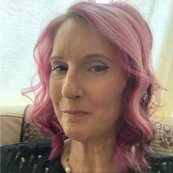 Meet, Suhla. She’s the one in the front & the boss along with the sparkle 🦋💖 - Picture 2 of 5